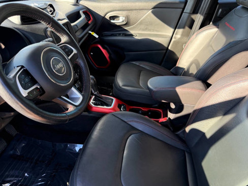 Used 2019 Jeep Renegade Trailhawk image 10