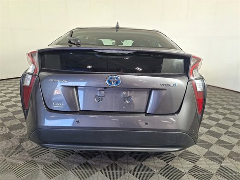 Used 2018 Toyota Prius Three image 9