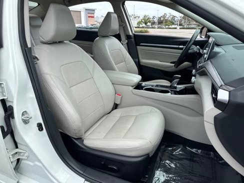 Used 2022 Nissan Altima 2.5 Platinum image 23