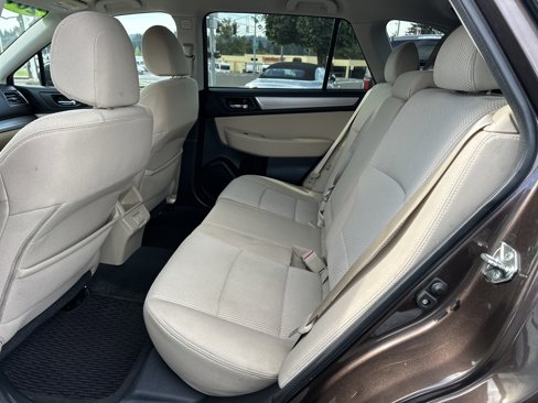 Used 2019 Subaru Outback 2.5i Premium image 12