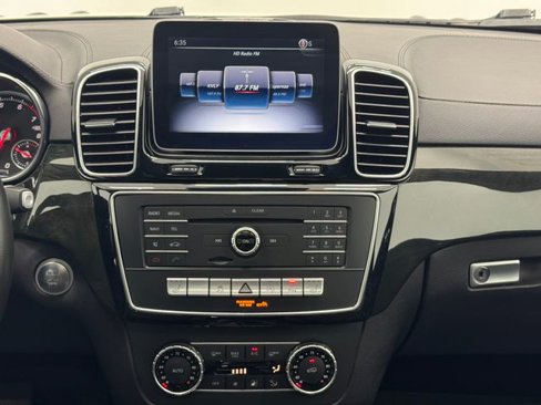 Used 2018 Mercedes-Benz GLS 450 4MATIC image 4