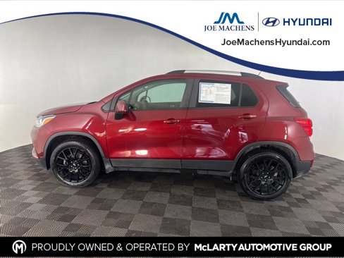 Used 2021 Chevrolet Trax LT w/ Premium Seat Package image 6