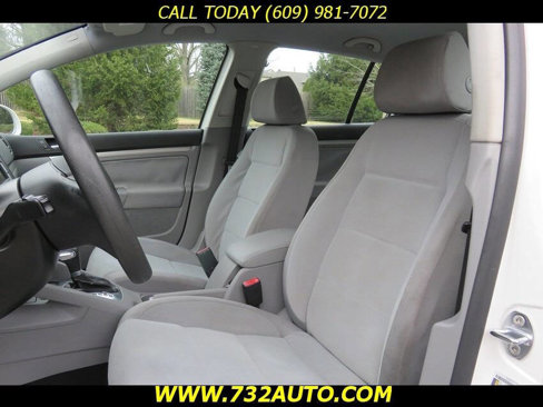 Used 2009 Volkswagen Rabbit S image 25