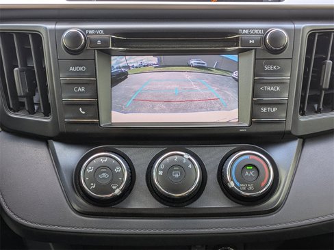 Used 2018 Toyota RAV4 LE image 31