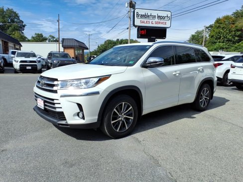 Used 2017 Toyota Highlander XLE image 6