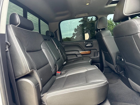 Used 2019 Chevrolet Silverado 2500 High Country w/ Duramax Plus Package image 18