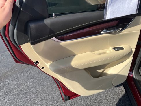 Used 2017 Cadillac XT5 Luxury w/ Driver Awareness Package image 22