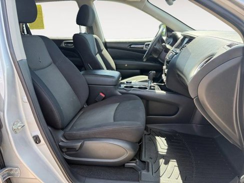 Used 2020 Nissan Pathfinder SV image 15