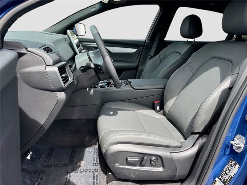 New 2025 VinFast VF 8 Plus image 20