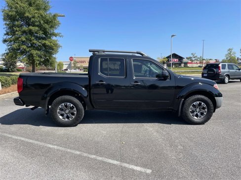 Used 2020 Nissan Frontier PRO-4X image 2