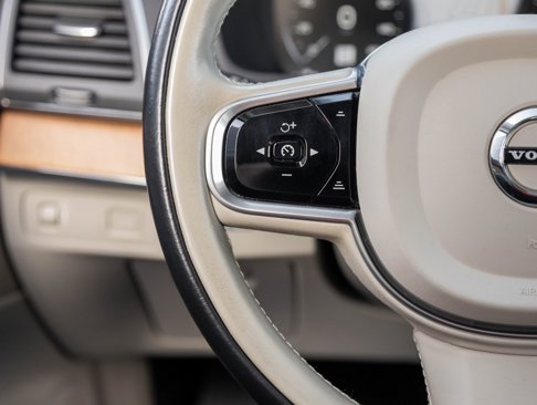 Used 2021 Volvo XC90 T6 Momentum image 15