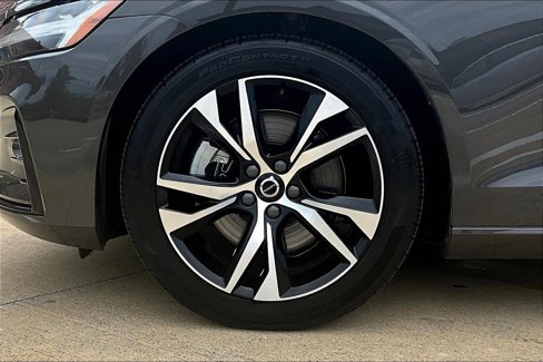 Certified 2025 Volvo S60 B5 Core image 11