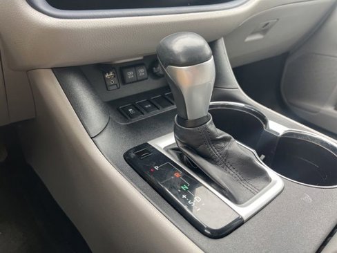Used 2017 Toyota Highlander LE image 24