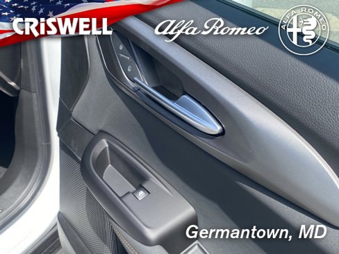 New 2025 Alfa Romeo Tonale w/ Premium Package image 38