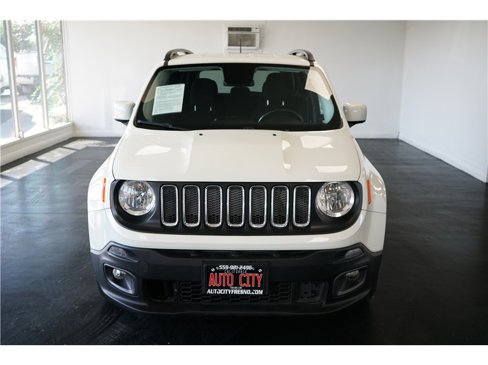 Used 2017 Jeep Renegade Latitude image 2