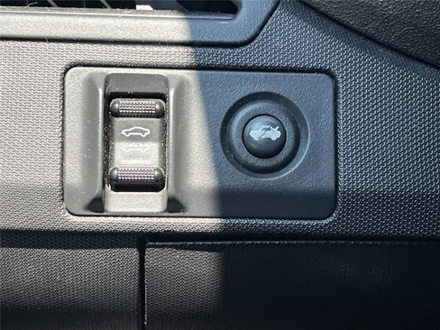 Used 2010 Chrysler Sebring Touring w/ Special Touring Group image 14