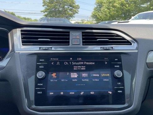 Used 2022 Volkswagen Tiguan SE image 27