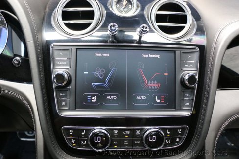 Used 2019 Bentley Bentayga image 40