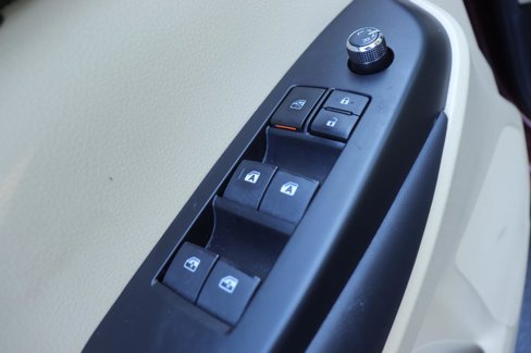 Used 2014 Toyota Highlander XLE image 28