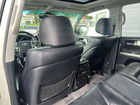 Used 2014 Toyota Land Cruiser image 21