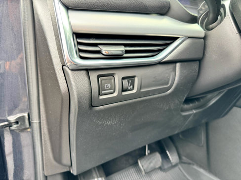 Used 2022 Cadillac XT4 Premium Luxury w/ Enhanced Visibility Package image 18