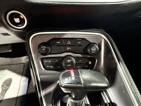 Used 2016 Dodge Challenger SXT image 16