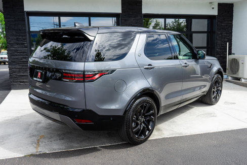 Used 2021 Land Rover Discovery S R-Dynamic image 12