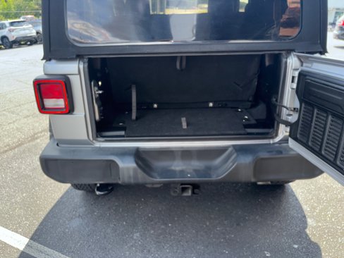 Used 2018 Jeep Wrangler Sport image 45