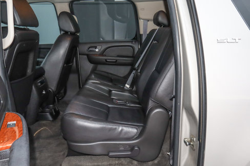 Used 2008 GMC Yukon XL SLT w/ SLT Preferred Equipment Group image 8