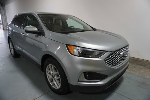 Used 2023 Ford Edge SEL image 5