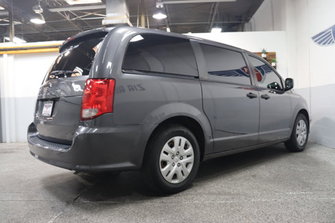Used 2020 Dodge Grand Caravan SE w/ UConnect Hands-Free Group image 5