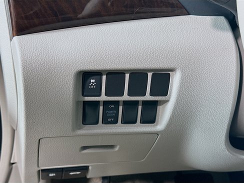 Used 2016 Nissan Quest SV image 18