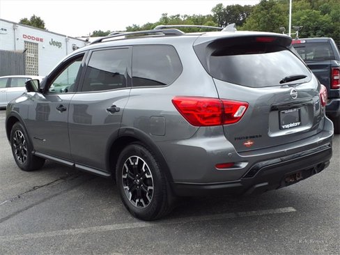 Used 2020 Nissan Pathfinder SL image 5