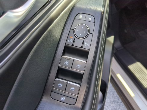 Used 2021 Nissan Rogue SL image 18