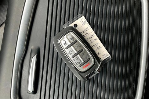 Used 2019 Chrysler Pacifica Touring-L Plus w/ Tire & Wheel Group image 23