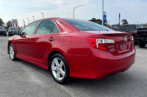 Used 2014 Toyota Camry L image 3