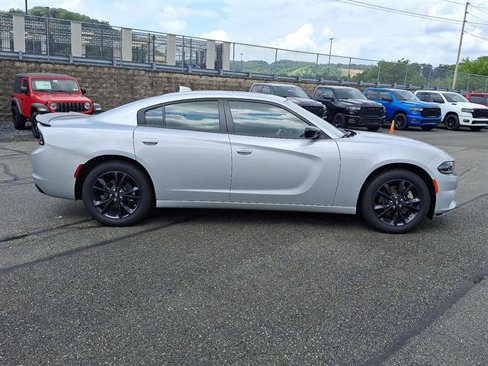 Used 2023 Dodge Charger SXT w/ Blacktop Package image 7