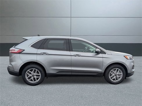 Used 2024 Ford Edge SEL image 7