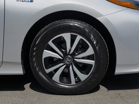 Used 2018 Toyota Prius Prime Premium image 9