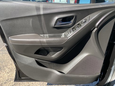 Used 2020 Chevrolet Trax LS w/ Tint and Cruise Package image 25