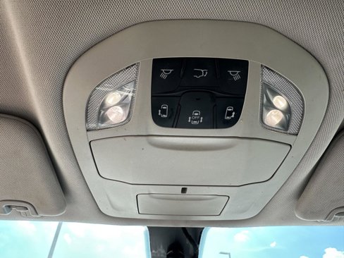 Used 2017 Chrysler Pacifica Touring image 35