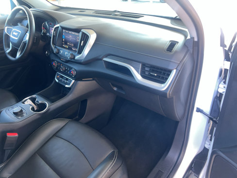 Used 2023 GMC Terrain SLT image 30