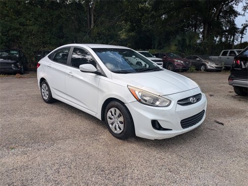 Used 2016 Hyundai Accent SE image 2
