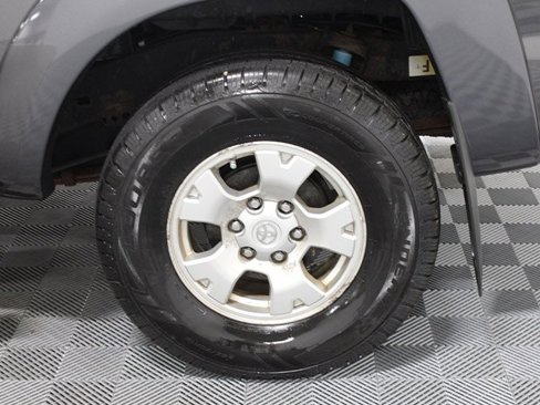 Used 2013 Toyota Tacoma 4x4 Access Cab V6 image 16
