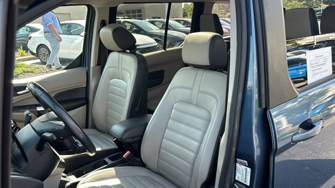 Used 2019 Ford Transit Connect Titanium w/ Titanium Premium Package image 10