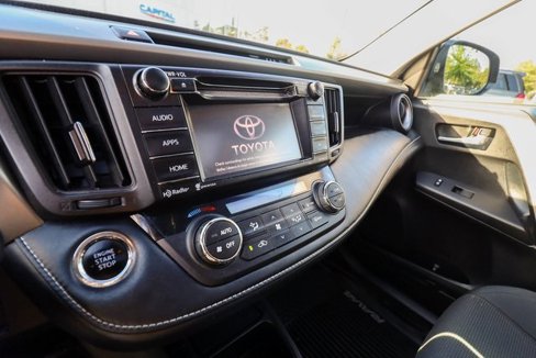 Used 2018 Toyota RAV4 XLE image 38