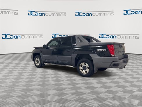 Used 2003 Chevrolet Avalanche 4x4 w/ Suspension Package, Off-Road image 6