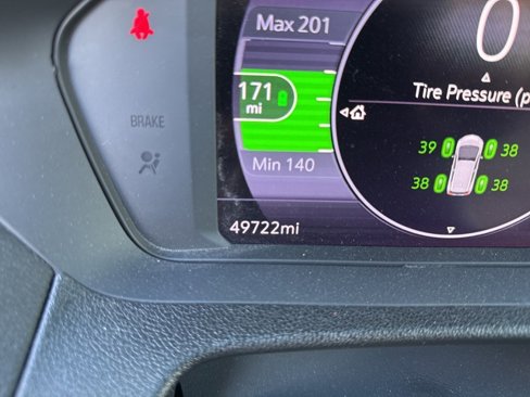 Used 2022 Chevrolet Bolt LT w/ Infotainment Package image 4