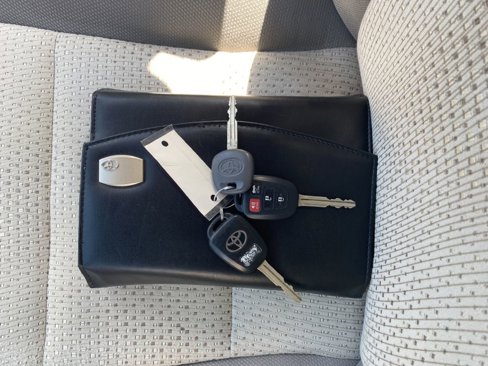 Used 2012 Toyota Camry LE image 12