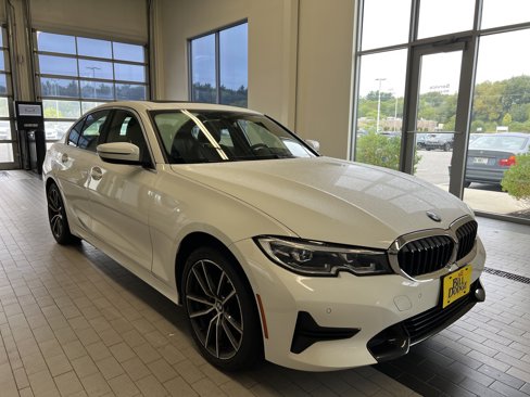 Used 2021 BMW 330i xDrive Sedan w/ Convenience Package image 3